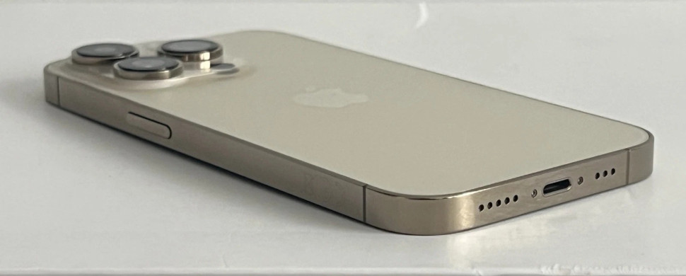 Мобільний телефон Apple iPhone 14 Pro 256GB батарея 85% Gold фіз сім Б/У