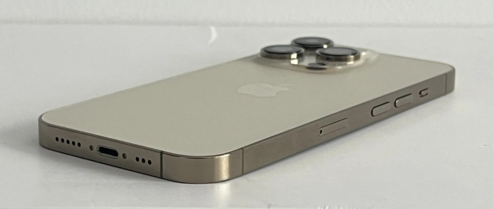Мобільний телефон Apple iPhone 14 Pro 256GB батарея 85% Gold фіз сім Б/У