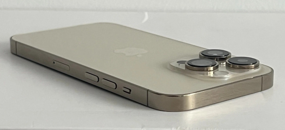 Мобільний телефон Apple iPhone 14 Pro 256GB батарея 85% Gold фіз сім Б/У